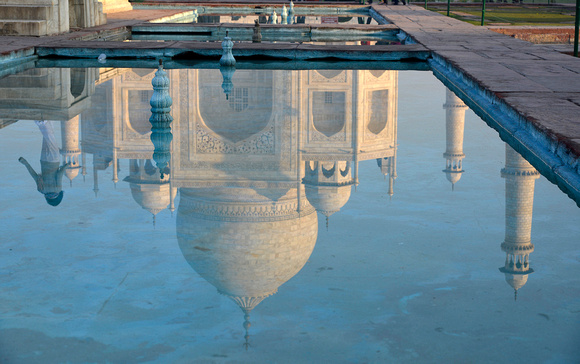 Taj reflections